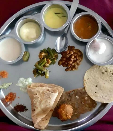 Maharashtrian Primary Thali.........